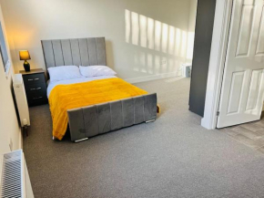 Cheerful newly refurbed 5 bed!